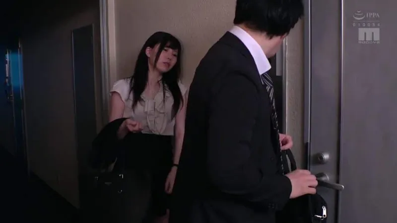 Người vợ nhà cạnh bên nhận nhầm tôi là gã chồng trong một hôm say xỉn