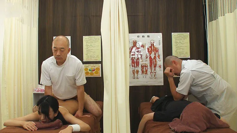 Dẫn tình nhân đi mát-xa rồi bị chịch cạnh bên mà không hề hay biết